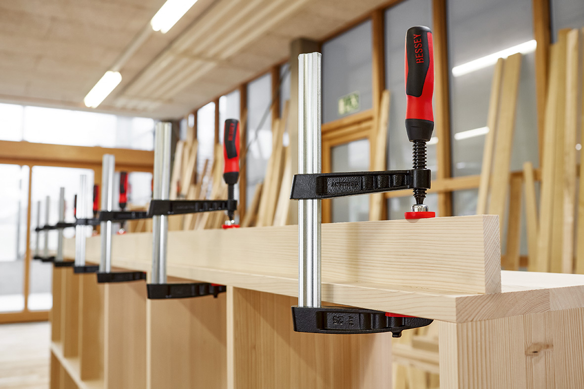 Temperguss-Schraubzwinge BESSEY TG mit 2-K-Griff